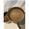 Image 3 : Test sieves and planter