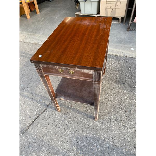 Accent table