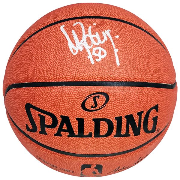 DAVID ROBINSON SIGNED SPALDING BASKETBALL (BECKETT COA)