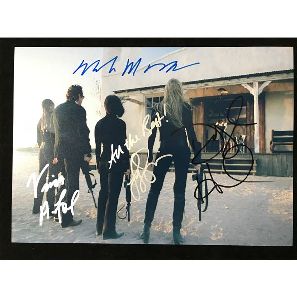 KILL BILL CAST SIGNED 8 X 10 (RA COA)