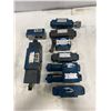 Image 1 : Lot of Yuken Valve Bases (see pics)