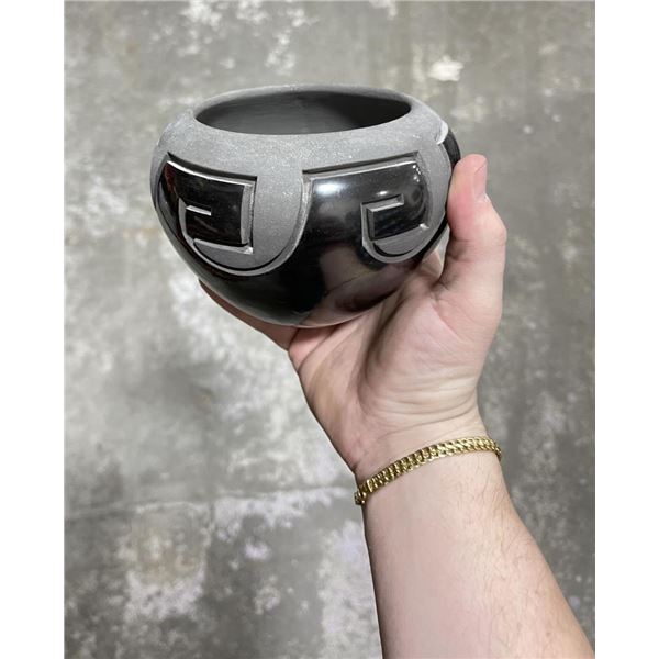 Madeline Naranjo Santa Clara Pueblo Indian Pot