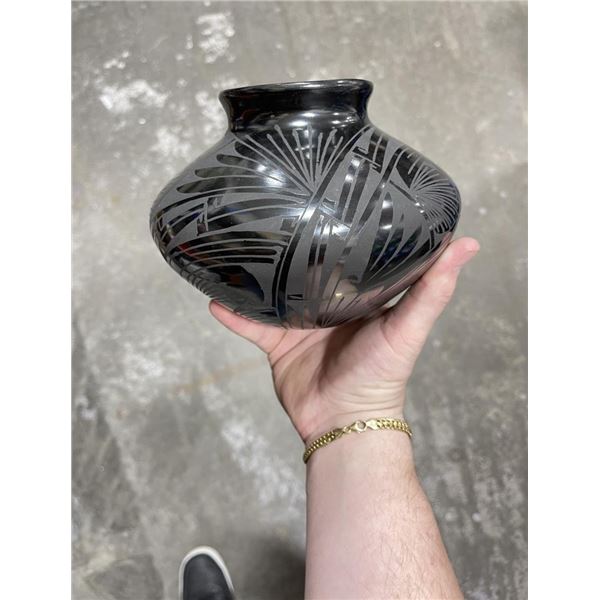 Mariano Quezada Mata Ortiz Pottery Vase Pot