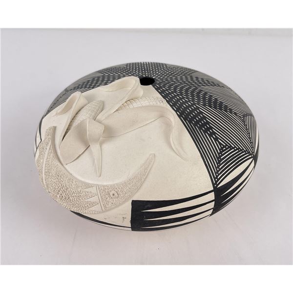 Shana Garcia Acoma Indian Pottery Pot Vase