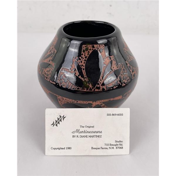 R. Diane Martinez Tarahumara Indian Pottery Vase