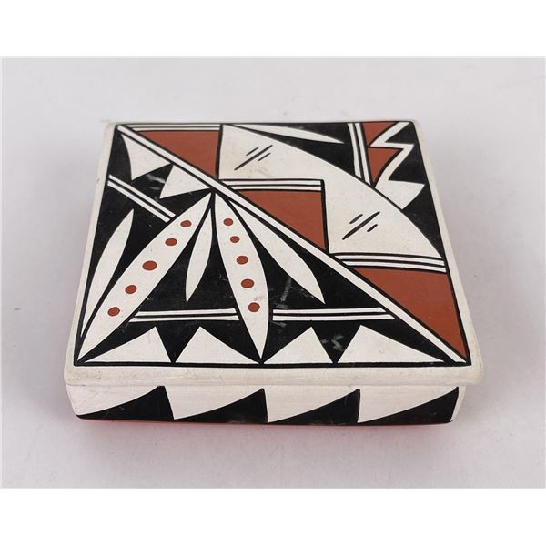 Gail Cerno Acoma Indian Pottery Box