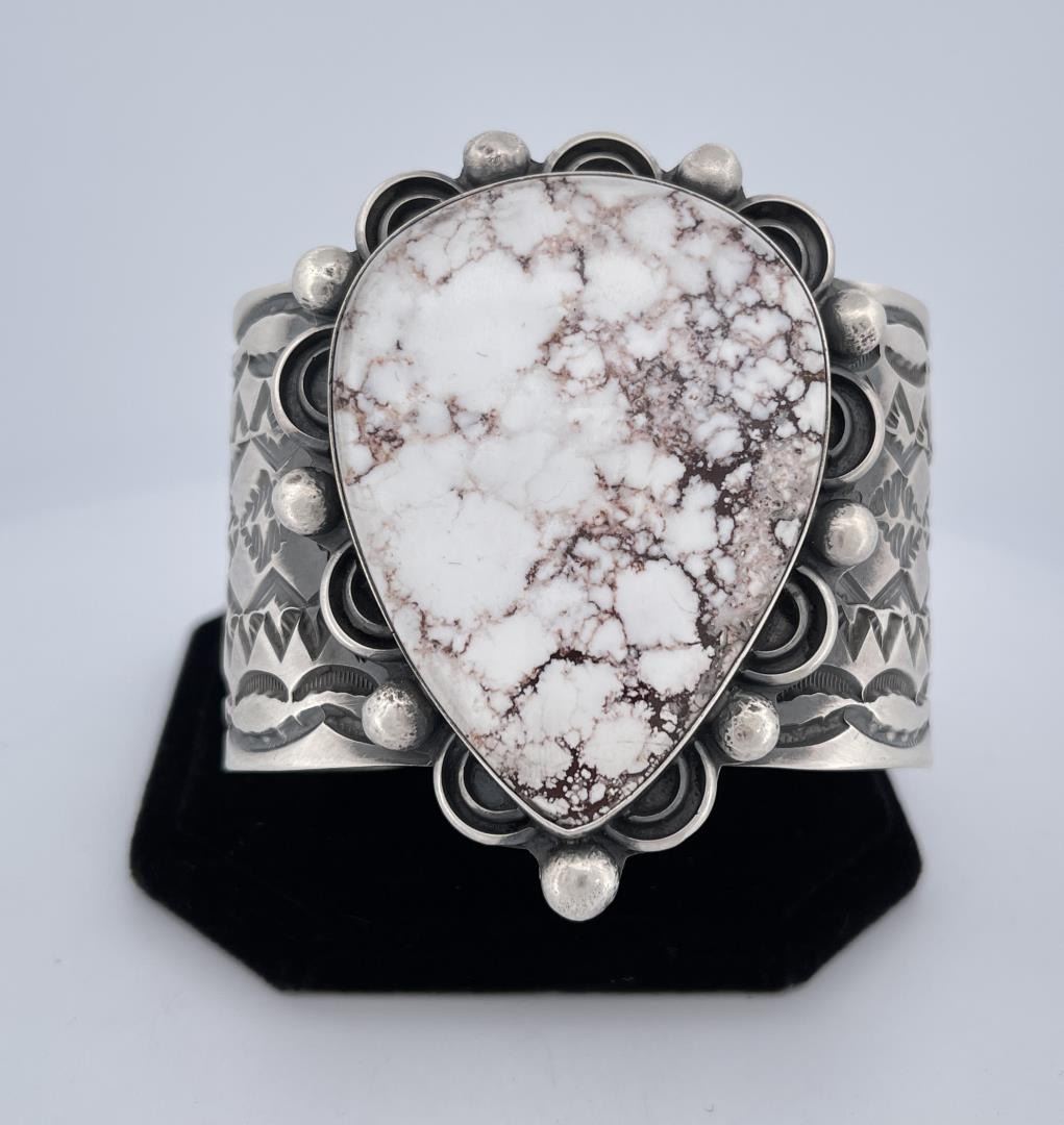 •WHITE BUFFALO TURQUOISE - 1• Navajo silver ring (size 7.5)