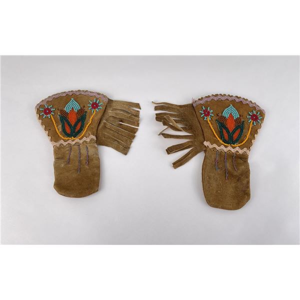 Canadian Cree Indian Beaded Gloves