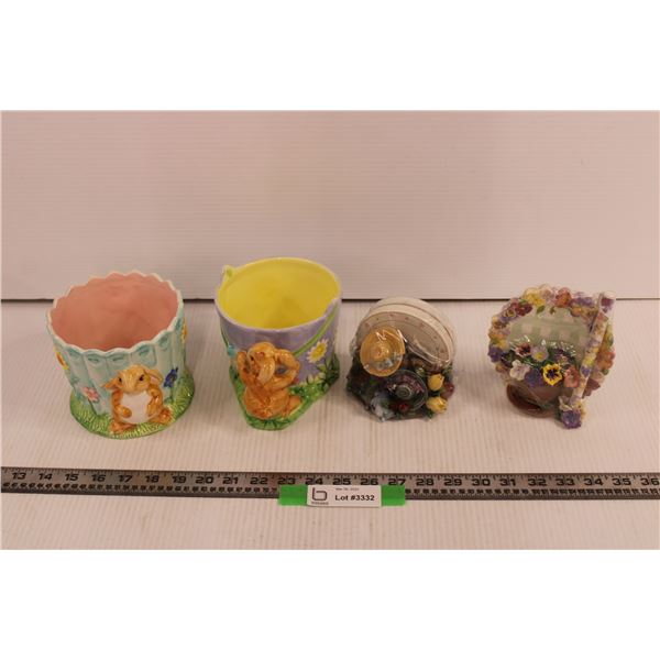 (4) Easter Themed Items