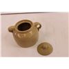 Image 2 : Medalta Stoneware Bean Pot