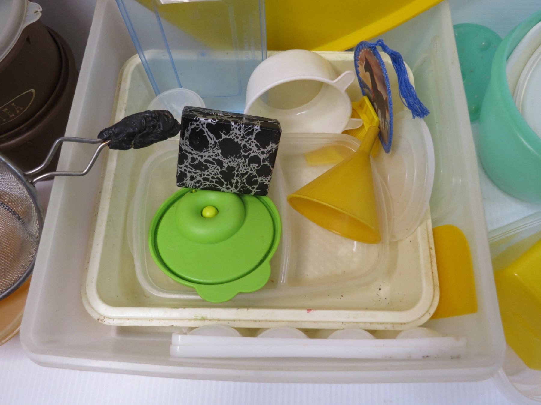 Assorted Tupperware Random Lids Bowls Containers Bodnarus Assorted Tupperware Random Lids Bowls Containers Bodnarus