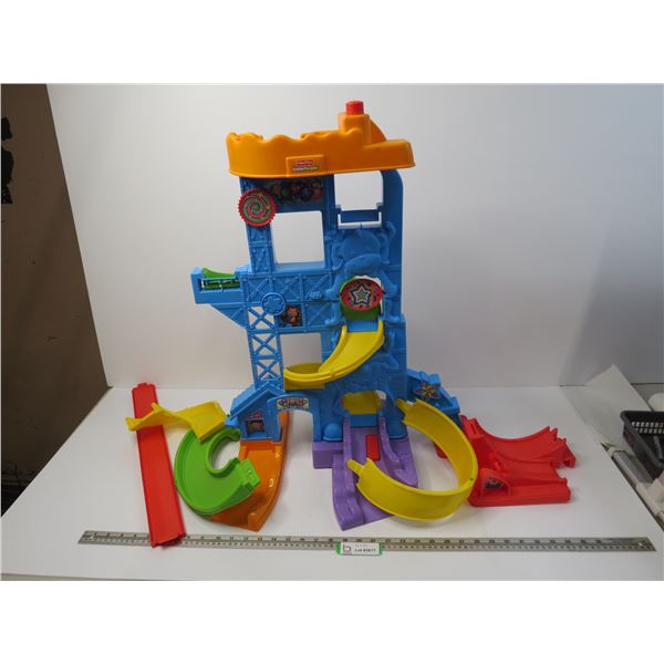 * Fisher Price Race Jump Set