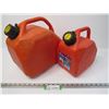 Image 1 : (2) Gas Cans - 2 1/2G - 1 1/4G