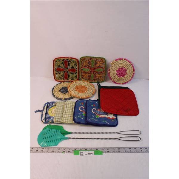 Vintage Straw and Cloth Pot Holders and Misc. (Pink Straw Pot Holder Has Damage on Edge, Some Staine