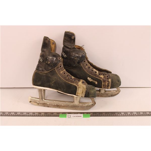 Power Supreme Ice Skates (Size Unknown)