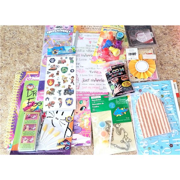 BOXED LOT OF KID'S ACTIVITY SUPPLIES