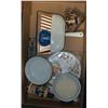 Image 1 : FLAT OF VINTAGE HOUSEWARES