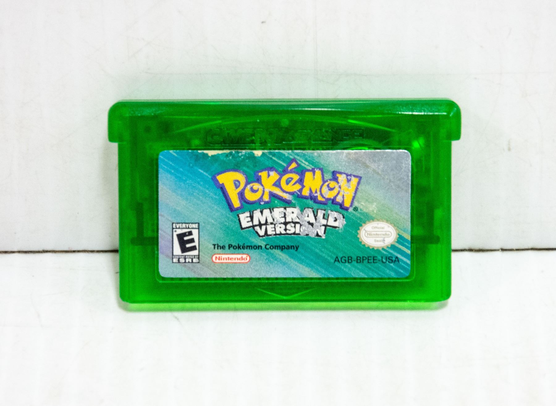 NINTENDO GAMEBOY SP POKEMON EMERALD VERSION