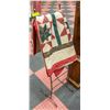 Image 1 : METAL QUILT RACK WITH ESTATE QUILT