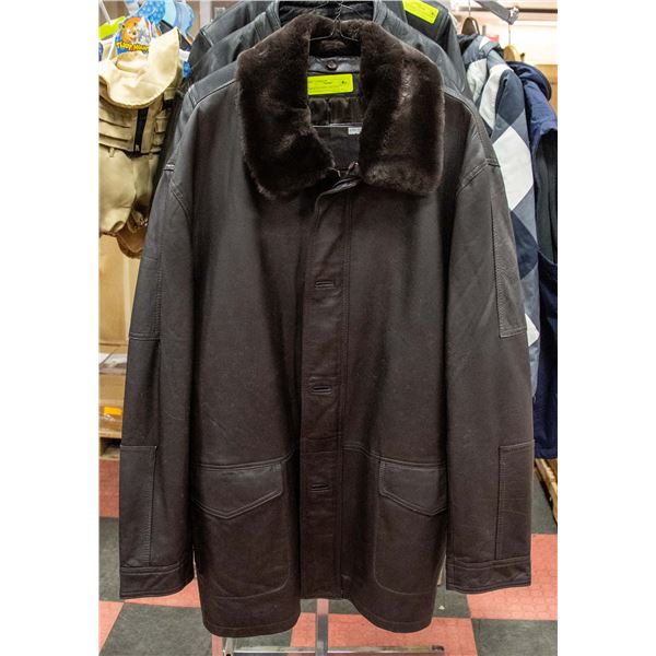 MENS LEATHER CAR COAT. DETACHABLE FUR COLLAR. XL