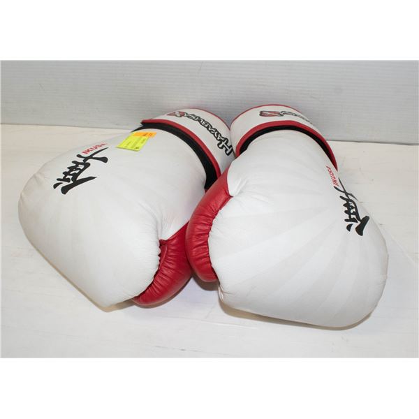 HAYABUSA IKUSA 14 OZ BOXING GLOVES