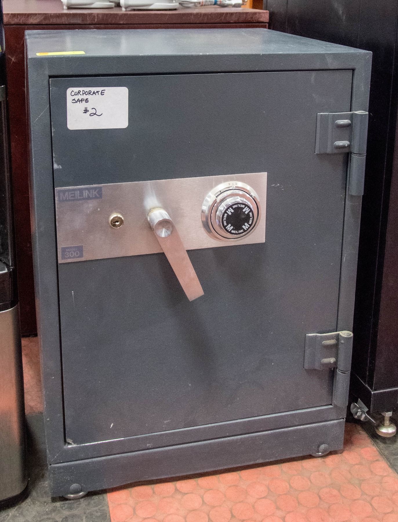 MEILINK MODEL 300 LARGE METAL SAFE