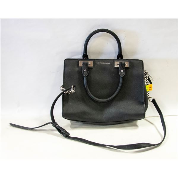 BLACK MICHAEL KORS PURSE HAS INNER WEAR