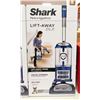 Image 1 : SHARK NV360 NAVIGATOR LIFT-AWAY DELUXE UPRIGHT
