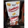 Image 1 : Combos Stuffed Snacks - Pepperoni Pizza Flavor 12x178.6g