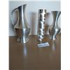 Image 2 : Pewter Décor Vases