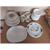 Image 1 : Corelle Dish Set