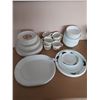 Image 2 : Corelle Dish Set