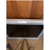 Image 2 : 20" Toshiba LCD Flat Panel TV With Wall Mount And Toshiba DVD/VHS Player