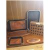 Image 1 : Assorted Trays, Wall Décor, And Note Holder