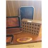 Image 2 : Assorted Trays, Wall Décor, And Note Holder