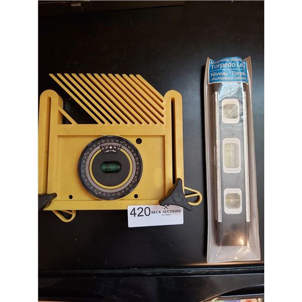 Featherboard With Angle Finder And Torpedo Level