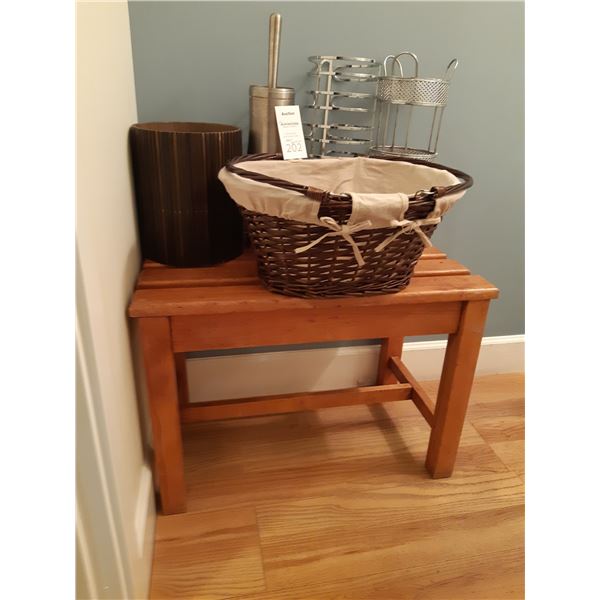 Small bench & bathroom items. Cat C