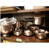 Image 8 : Baking pants, chafing dish inserts, pots. Cat A