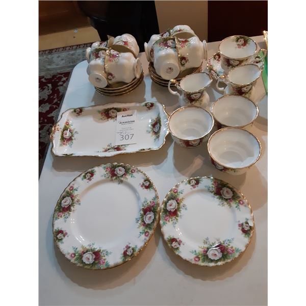 Royal Albert 'Celebration' Cat B