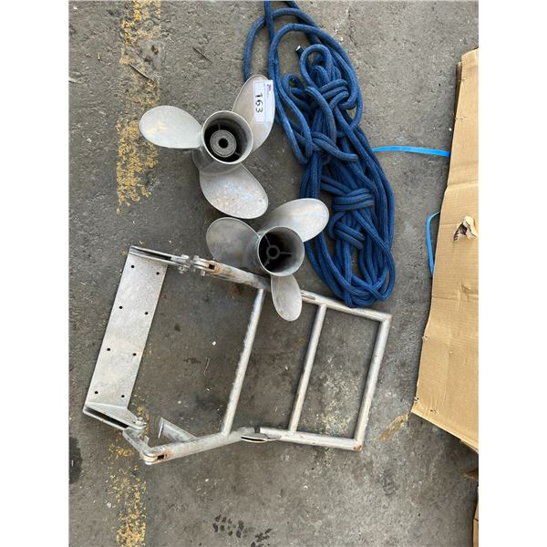 GROUP OF MARINE ITEMS-2 STAINLESS STEEL PROPELLERS, BLUE ROPE & BOAT LADDER