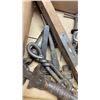 Image 3 : BOX OF VINTAGE TOOLS