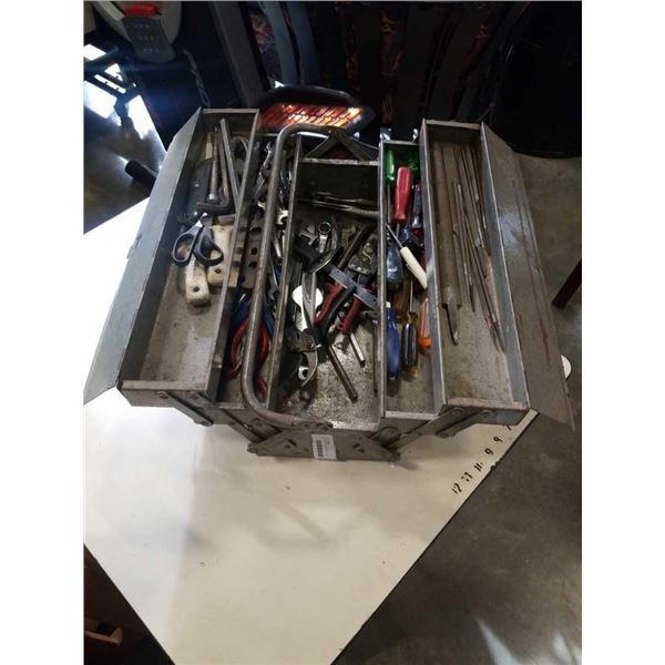 SCHLIEPER METAL TOOLBOX WITH CONTENTS