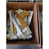 Image 7 : 2 BOXES OF RAIL SHELVING HOOKS FIT DOUBLE OR SINGLE RAIL