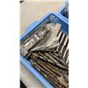 Image 8 : 3 TRAYS OF TAPS, DIES, TOOLS AND MENDING PLATES
