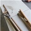 Image 2 : 2 BUNDLES OF SHOVELS, SPLITTING MAULS AND HANDLES