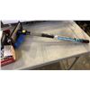 Image 2 : TRAY OF SNOW BRUSH, WEISER LOCK, KITCHEN KNIVES, DIGITAL SCALE AND MORE