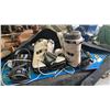 Image 2 : PALMER HONEYCOMB 165CM SNOWBOARD  WITH BINDINGS AND LASHED SIZE 9 BOOTS INCLUDING CARRYBAG