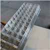 Image 2 : 9 LENGTHS OF 1FT X 5FT GRIDWALL WITH HANGERS AND CLAMP TOGETHER CLIPS