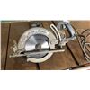 Image 2 : BLACK AND DECKER 7-1/4 INCH WORM DRIVE SAW - WORKING