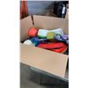 Image 2 : 2 BOXES OF HOUSEHOLD ITEMS